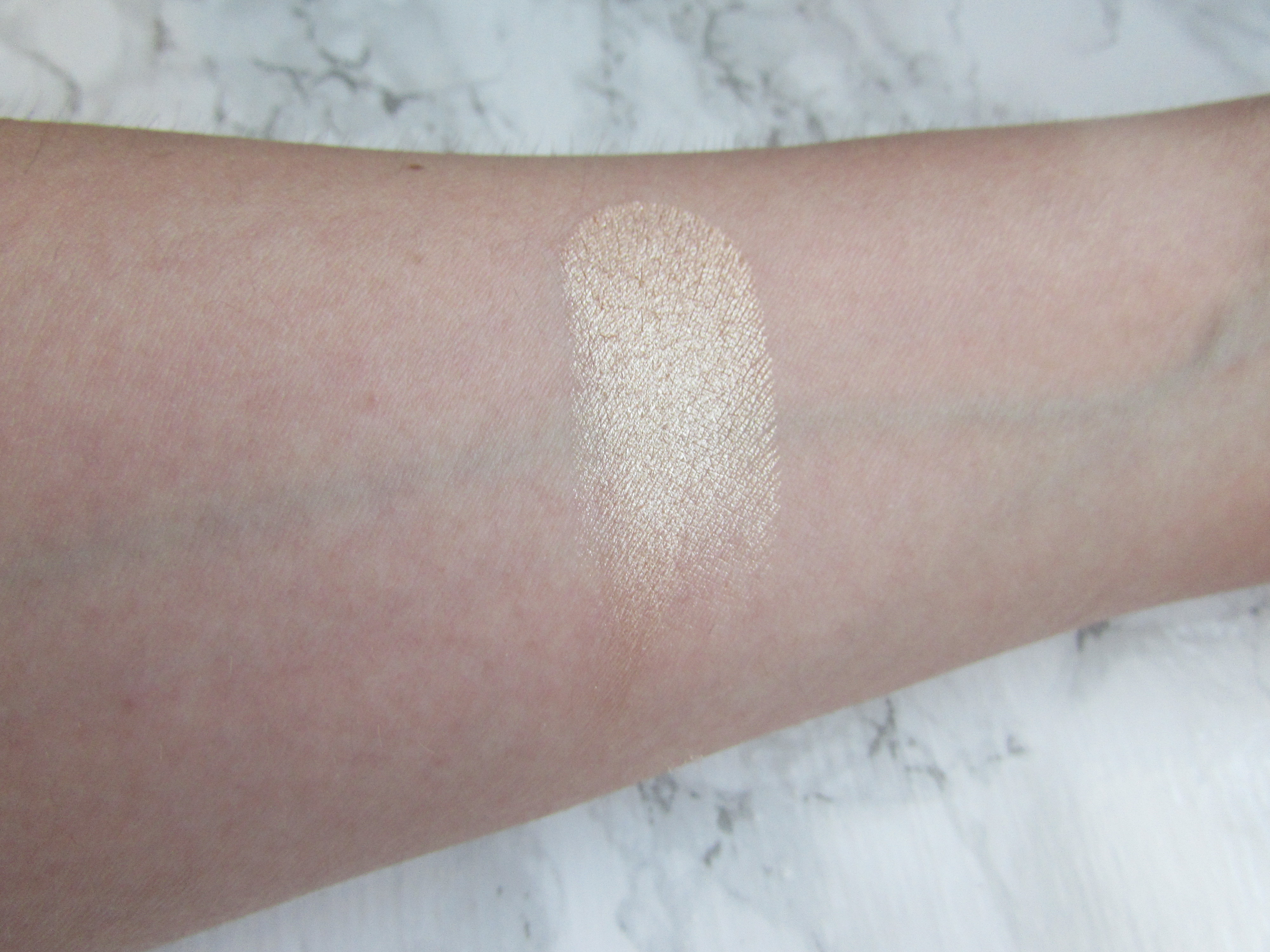 the balm mary-lou manizer highlighter review swatch